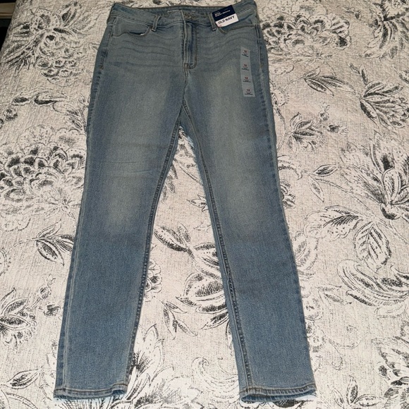 Old Navy Denim - NWT Old Navy Wow super skinny high rise jeans